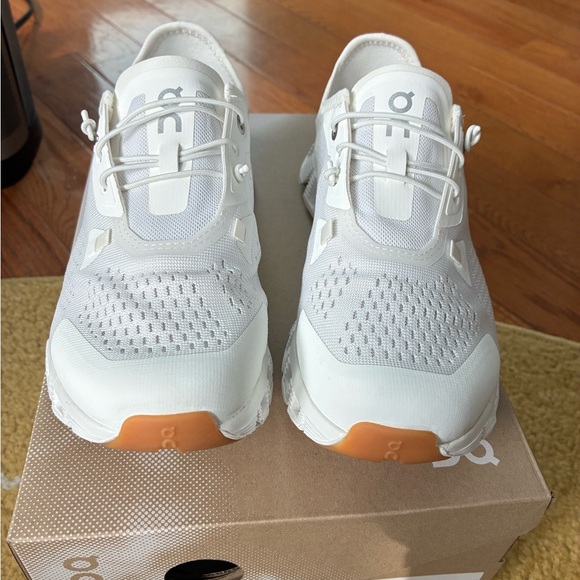 On Running Shoes - Brand New On Cloud 5 Coast Women’s 6